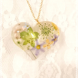 ボタニカルflowerの大人可愛いぷっくりハートのネックレス❤️✨ 送料無料 透明感 花 女子力 プレゼント ラッピング 7枚目の画像