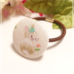 再販5ほんわか可愛いうさぎのくるみボタンのヘアゴム❤️✨② 送料無料 ウサギ 大人可愛い プチギフト ラッピング 癒し系 2枚目の画像
