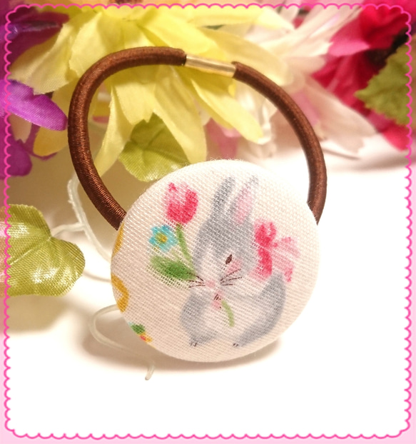 再販9ほんわか可愛いうさぎのくるみボタンのヘアゴム❤️✨④送料無料 ウサギ 可愛い プチギフト ラッピング チューリップ 2枚目の画像