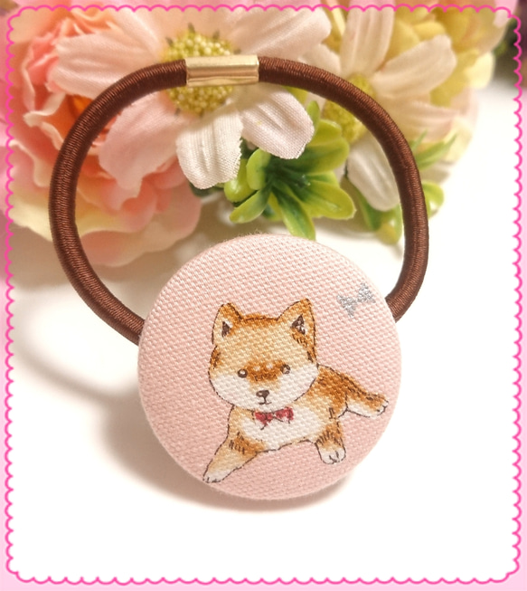 再販！柴犬の大人可愛いくるみボタンのヘアゴム❤️✨① 送料無料 犬 ワンコイン 限定 プチギフト ラッピング ピンク 2枚目の画像