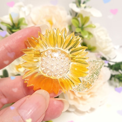 大人可愛いヒマワリの透明感溢れる華やかpearlのブローチ❤️✨ 送料無料 夏 ひまわり 向日葵 大人女子 花 限定 6枚目の画像