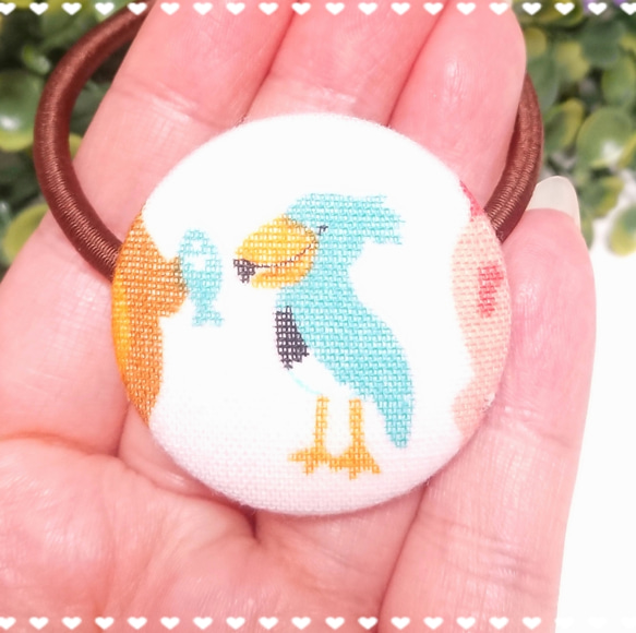 再販5ハシビロコウが可愛いくるみボタンのヘアゴム❤️✨左向き 送料無料 大人可愛い 鳥 プレゼント ラッピング アニマル 5枚目の画像
