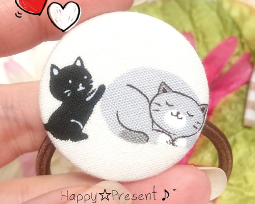 猫　ねこ　黒猫　花柄　ドット　イチゴ　くるみボタン　ヘアゴム　3個セット 猫 ねこ 黒猫 花柄 ドット イチゴ くるみボタン ヘアゴム 3個セット