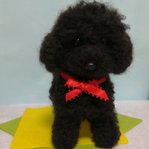 羊毛フェルト犬 トイプードル黒 羊毛フェルト かおち 通販