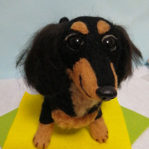 羊毛フェルト犬 ミニチュアダックスフンド ブラックタン 羊毛フェルト
