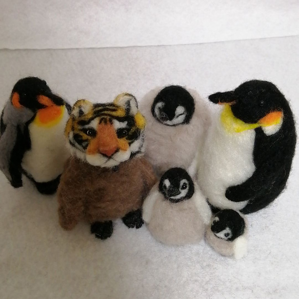 羊毛フェルトキングペンギン親子とコウテイペン親子と寅帽子セット