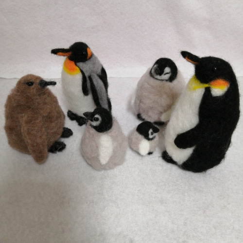 羊毛フェルトキングペンギン親子とコウテイペン親子と寅帽子セット