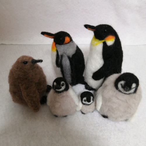 羊毛フェルトキングペンギン親子とコウテイペン親子と寅帽子セット