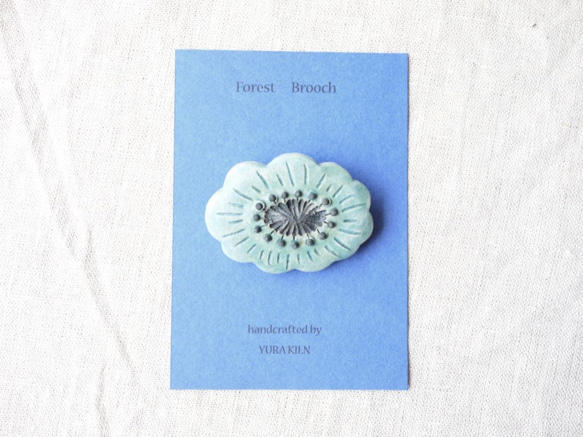Forest Brooch (ブルーグレー色の花） 4枚目の画像