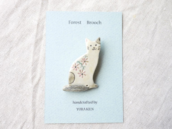 Forest Brooch (麦わら色のねこ＆ピンク小花） 4枚目の画像