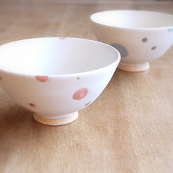 桃色と水色の水玉茶碗（２個セット） 2枚目の画像