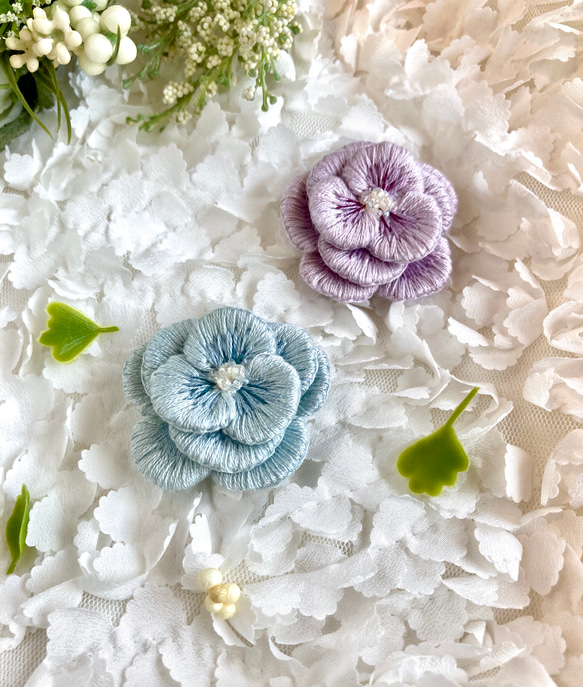 ふっくらお花の刺繍ブローチ2 3枚目の画像