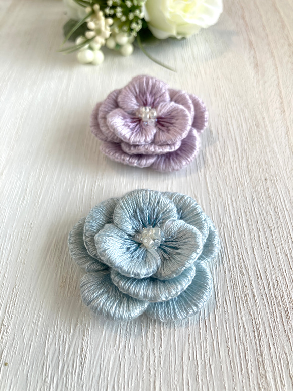 ふっくらお花の刺繍ブローチ2 4枚目の画像