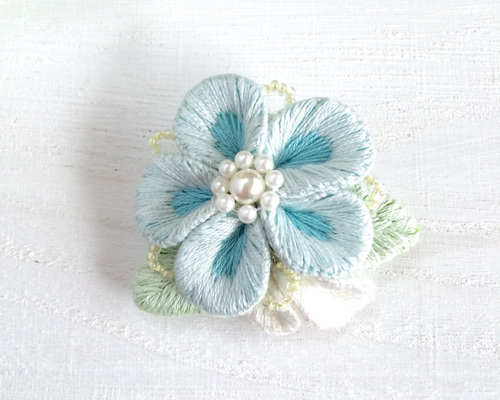 ハンドメイド刺繍ブローチ　bulaunbulaun様ご確認ページです。 ハンドメイド刺繍ブローチ bulaunbulaun様ご確認ページです