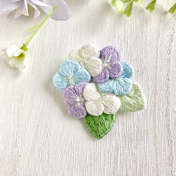 [再販売]紫陽花の刺繍ブローチ 1枚目の画像