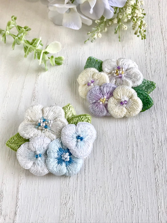 お花刺繍のブローチ 黄紫 4枚目の画像