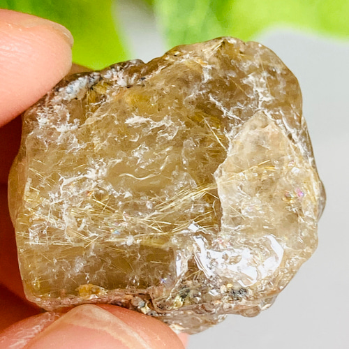 ゴツゴツ原石　ルチル入り　水晶　天然石　レインボー ゴツゴツ原石 ルチル入り 水晶 天然石 レインボー