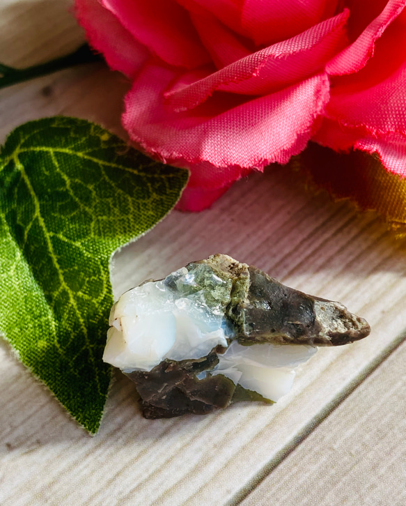 遊色有り】福島県宝坂 オパール 蛋白石 天然石 東洋占星術師の娘