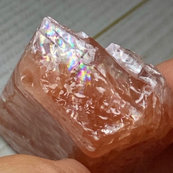 勇気を引き出す】虹入り レッド カルサイト ラフストーン 原石 方解石