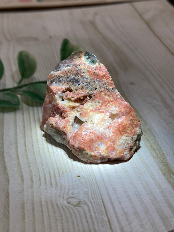 【マイナスイオンの石】アパタイト（燐灰石）　ラフストーン　原石 6枚目の画像