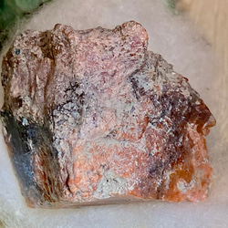 【マイナスイオンの石】アパタイト（燐灰石）オレンジ ラフストーン　原石 2枚目の画像