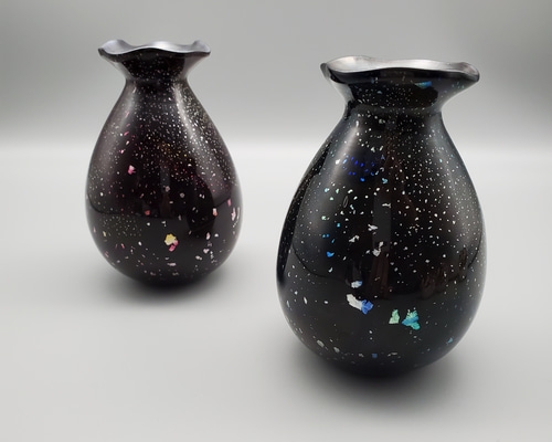 青と黒のバルーン型ガラス花瓶 青と黒のバルーン型ガラス花瓶