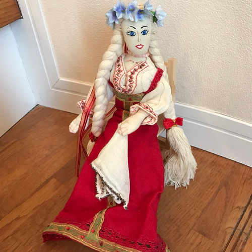 ロシア人形。民族衣装を着てるロシア美人。 その他人形 kun moon 通販