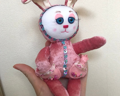 国内作家様ハンドメイド　ピンクの可愛いウサギさん 国内作家様ハンドメイド ピンクの可愛いウサギさん - メルカリ