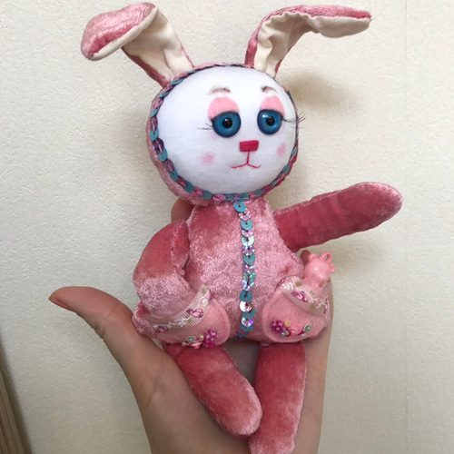 可愛いうさぎのピンキーちゃん ぬいぐるみ kun moon 通販 3428672