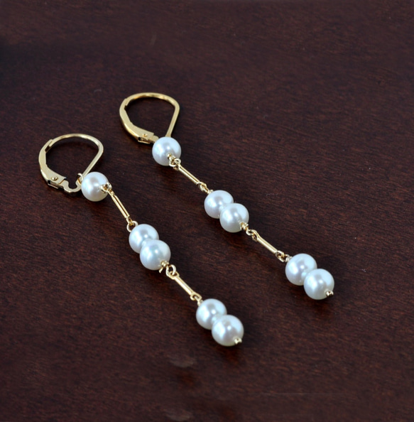 拉桿鉤耳環配一系列白色珍珠 14kgf 第4張的照片
