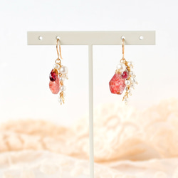 14kgf / Strawberry Quartz x Rhodolite Garnet x Pearl Earrings 第3張的照片