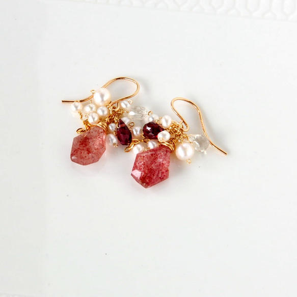 14kgf / Strawberry Quartz x Rhodolite Garnet x Pearl Earrings 第5張的照片