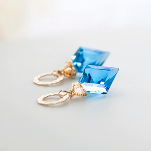 K10YG]スイスブルートパーズ*ダイヤシェイプ☆ピアス・イヤリング  