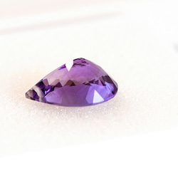 高品質的大型花式切割紫水晶，梨形項鍊 第4張的照片