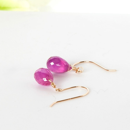 K18YGピンクサファイアピアス