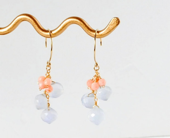 Blue Chalcedony +粉色珊瑚耳環 第3張的照片