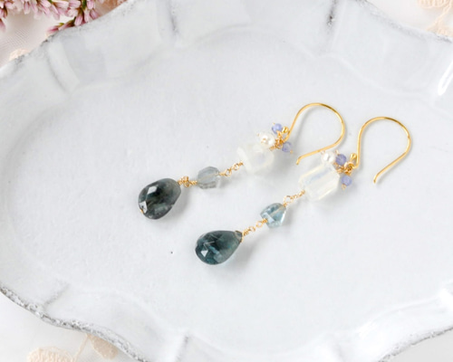 モスアクアマリンxレインボームーンストーンピアス ピアス（フック