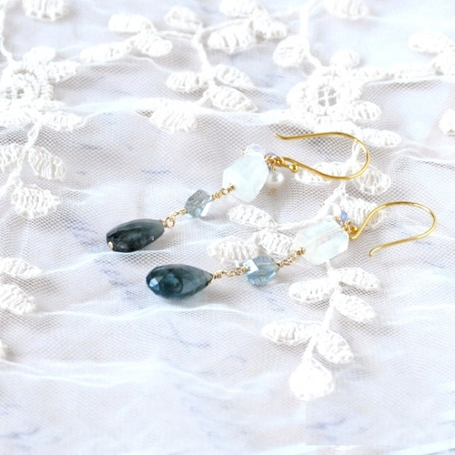 モスアクアマリンxレインボームーンストーンピアス ピアス（フック