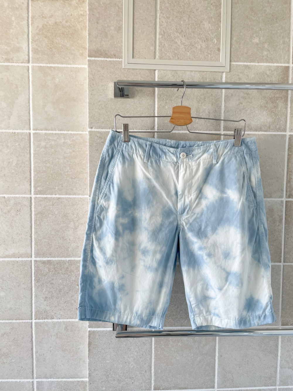 タイダイ柄　チノハーフパンツ　綿１００　水色　１点もの　手染め　タイダイ染め