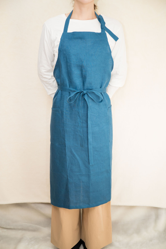☆リネン100%☆シンプルロングフルエプロン　巻きスカートタイプ　ブルー 2枚目の画像