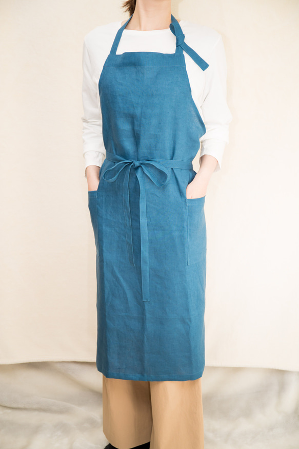 ☆リネン100%☆シンプルロングフルエプロン　巻きスカートタイプ　ブルー 4枚目の画像