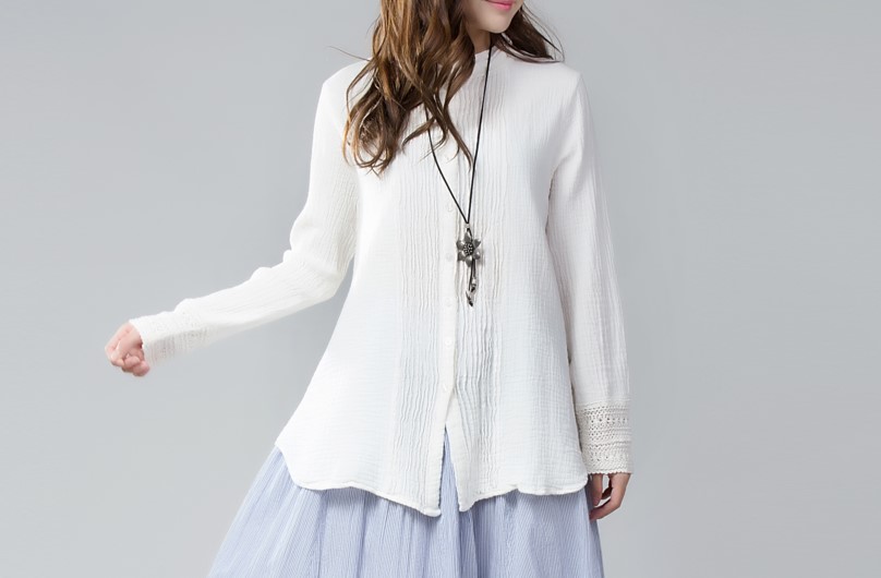 コットン生地 フロントギャザー袖レース長袖シャツ
