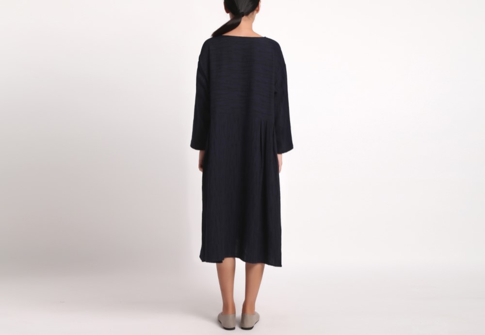 綿麻生地 ゆったり柄入り厚手長袖ワンピース ☆Navy☆