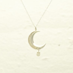 Crescent moon　with pearl 月の雫ネックレス 2枚目の画像