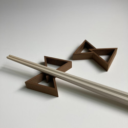 ▷◁　ribonの箸置き　▷◁　ウォールナット材 2枚目の画像