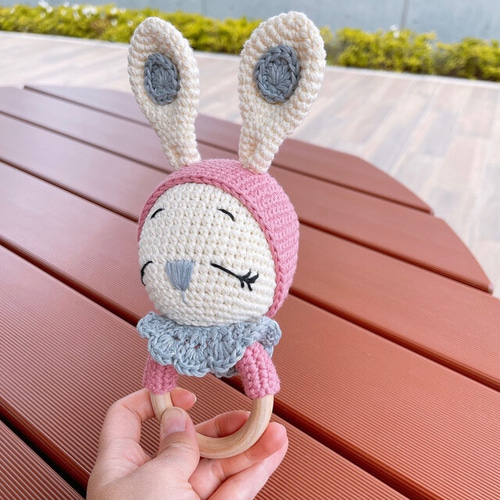 おもちゃ うさぎちゃん ガラガラ ラトル 0歳から 女の子 編みぐるみ