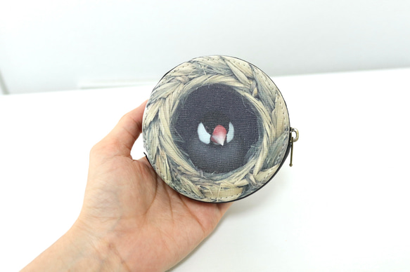 文鳥さんの丸型コインケース(壷巣) 2枚目の画像