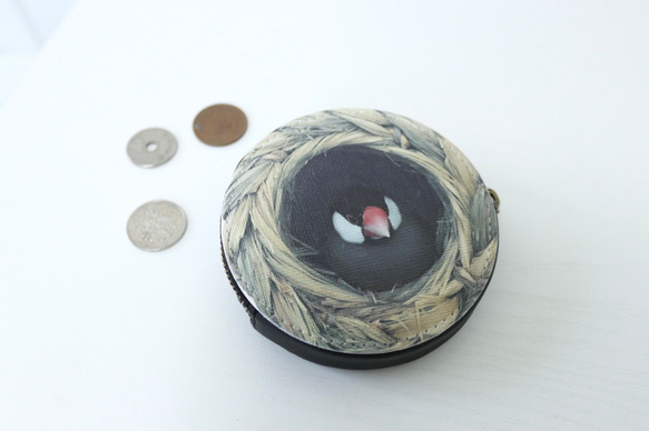 文鳥さんの丸型コインケース(壷巣) 5枚目の画像