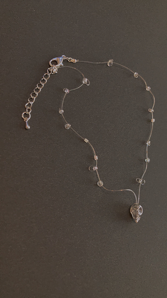 クリアスカルのネックレスのイヤリング 2枚目の画像