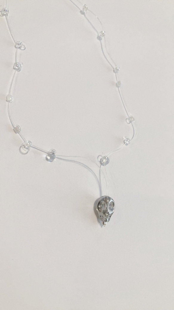 クリアスカルのネックレスのイヤリング 3枚目の画像